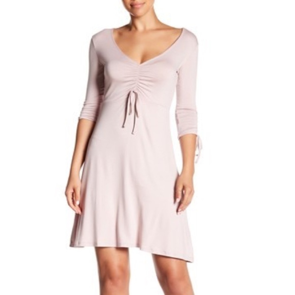 Carmel Ruched fit & flare dress NWT😍💕🌸